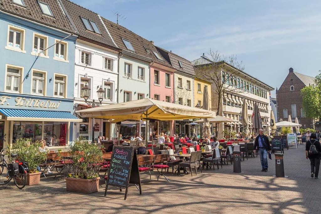3 Og Direkt An Der Laga 2026 - Gemuetliche Stadtwohnung Am Neusser Markt! Exteriör bild